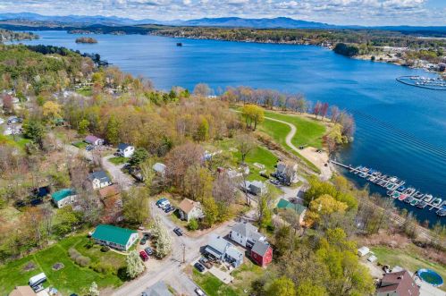 23 Appleton St, Laconia, NH 03246-2402