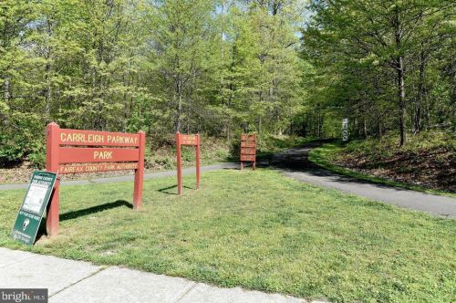 5908 Prince George Dr, Springfield VA  22152-1162 exterior