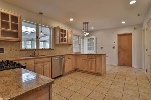 415 Ott St, Allentown PA  18104-6151 exterior
