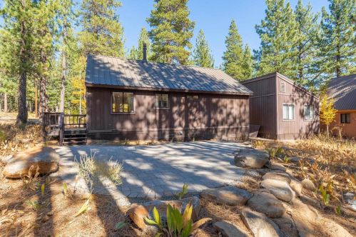 11908 Oslo Dr, Truckee, CA 96161-6348