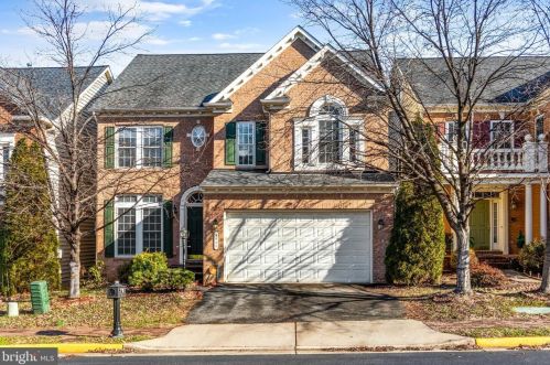 9511 Daniel French St, Lorton, VA 22079-2352