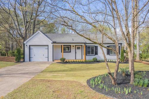 116 Apple Valley Dr, Holly Springs, GA 30188-4416