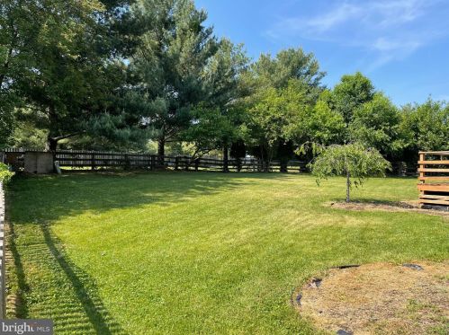 10311 Yorktown Ct, Great Falls, VA 22066-4217