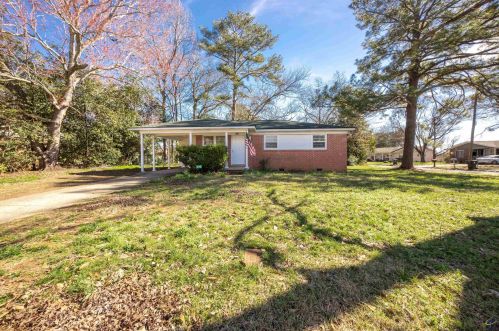 215 Meadow Dr, Warner Robins GA  31093-2121 exterior