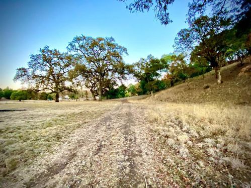 2001 Vichy Springs Rd, Ukiah CA 95482-4135 exterior