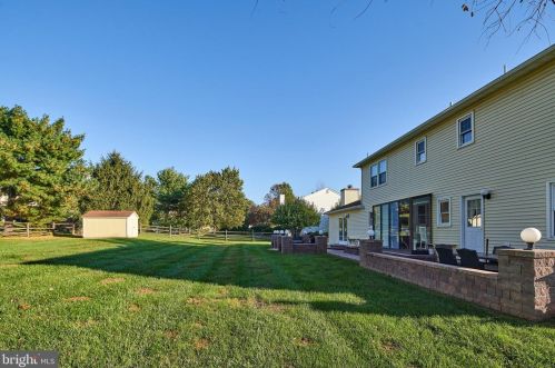 16 Ronit Dr, Trenton NJ 08628-2225 exterior