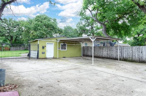 1415 Shady Grv Rd, Irving TX  75060-6430 exterior