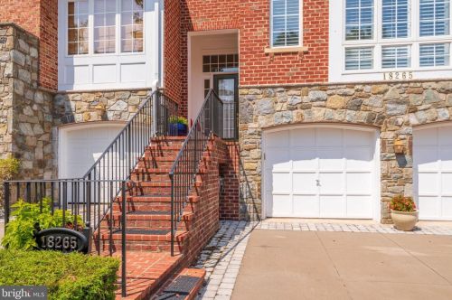 18265 Mullfield Village Ter, Leesburg, VA 20176-7466