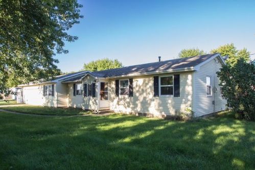 8585 Kingsley St, Fairmount, IL 61841-6127