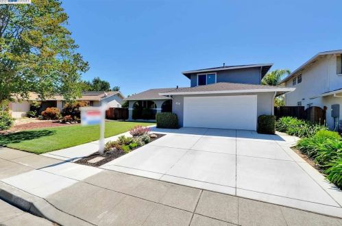874 Laguna St, Livermore, CA 94550-5230
