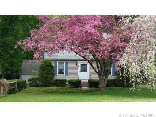 280 Baldwin Ave, Meriden, CT 06450-2505