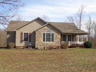 50 Waters Edge Ln, Springville, TN 38256-4728