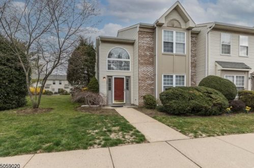 72 Arlington Ct, Holmdel Village, NJ 07733-1064