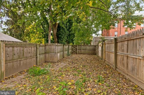 228 Pne St, Lancaster PA  17603-3435 exterior