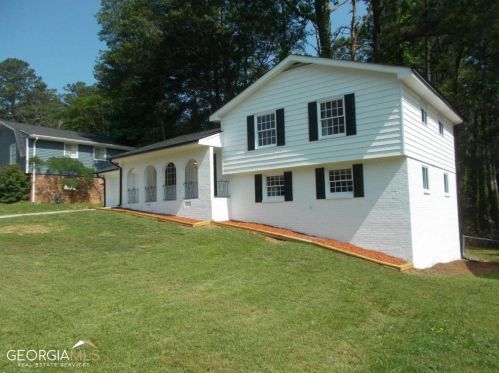 3825 Benchmark Dr, Atlanta, GA 30349-3513