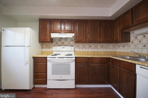 7319 Glendower Ct, Springfield VA  22153-1115 exterior