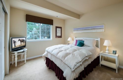 6747 Phillips Pl, Englewood CO 80112-3350 exterior