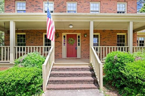 1690 Berry Ln, Lithonia, GA 30078-5904