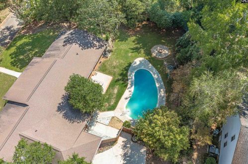 1500 Blackbird Dr, Cayce-West Columbia, SC 29169-3704
