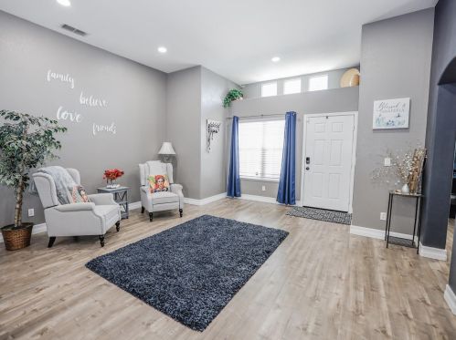 5704 Heather Field Way, Elk Grove, CA 95757-8327