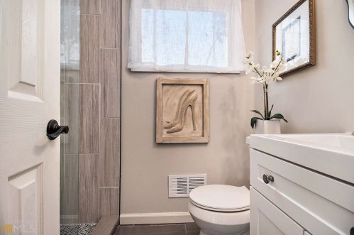 1903 Mcjenkin Dr, Atlanta GA  30345-3005 exterior