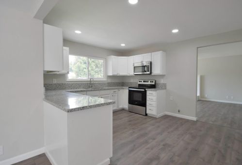 2020 Tokay Ave, Turlock CA  95380-4345 exterior