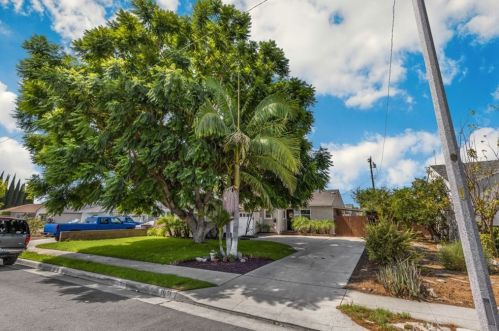 11551 Robert Ln, Garden Grove, CA 92840-1734