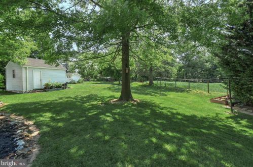 2865 Admire Springs Dr, York PA  17315-4584 exterior