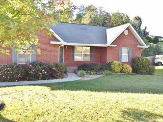 163 Cottonwood Meadow Rd, Powell, TN 37849-5471