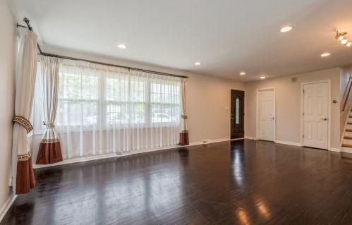 1125 Heatherfield Ln, Glenview, IL 60025-3247