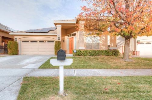 1655 Valley Oaks Dr, Gilroy, CA 95020-7747