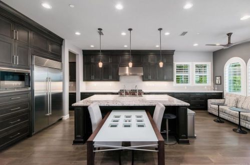 2555 Glasgow Dr, Carlsbad, CA 92010