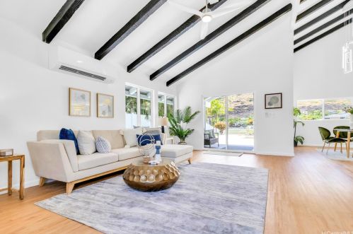 6847 Niumalu Loop, Honolulu HI  96825-1642 exterior