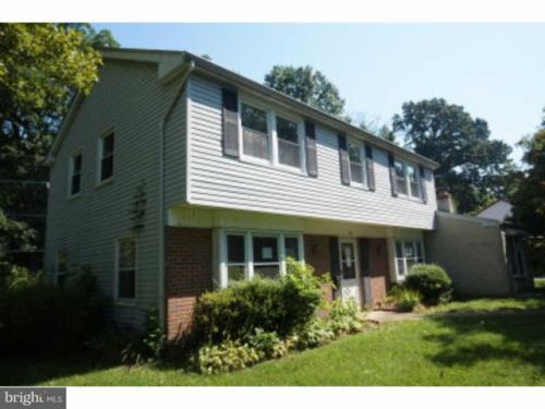 73 Hillcrest Ln, Willingboro, NJ 08046-1235