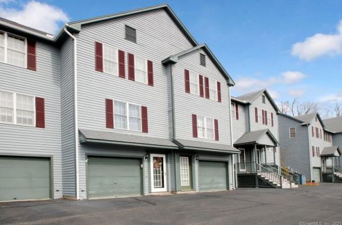20 Mallard Ct, Wallingford, CT 06492-5376