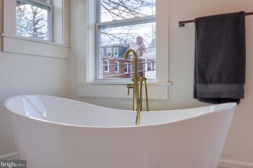 620 Pine St, Lancaster PA  17603-2824 exterior