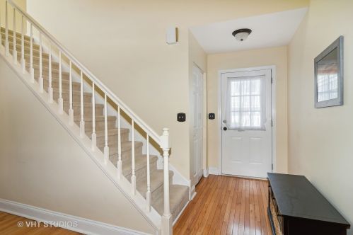 482 Village Green Rd, Naperville, IL 60540-5273