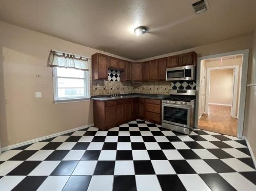 2537 Quentin Ct, Fort Worth TX  76106-6530 exterior