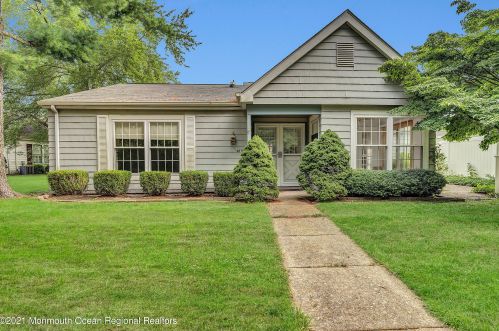 487 Coventry Ct, Lakehurst, NJ 08759-5555