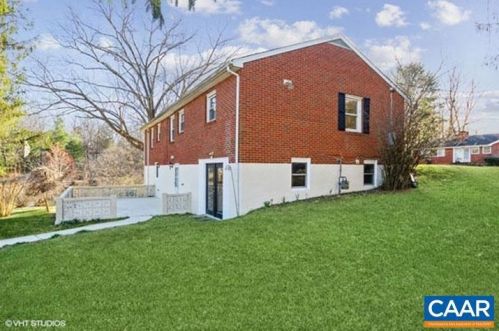103 Burnley Dr, Staunton, VA 24401-1614
