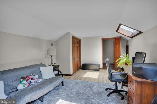 202 Suncrest Rd, Lancaster PA  17601-4835 exterior