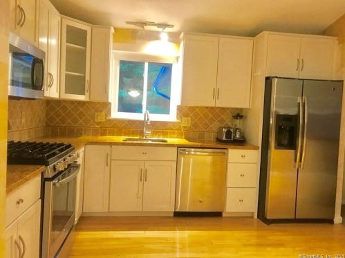 135 Skyline Dr, Wapping CT  06074-1337 exterior