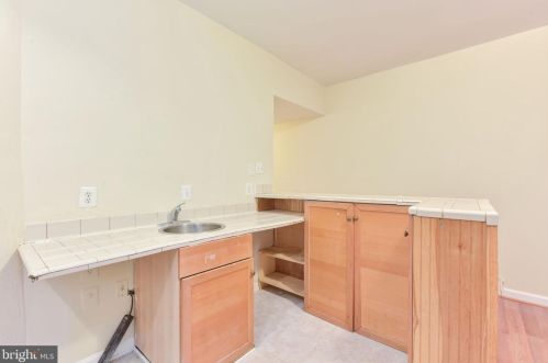 10350 Castlehedge Ter, Silver Spring MD 20902-5808 exterior