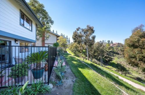 7315 Singingwood Dr, Anaheim CA 92808-1701 exterior