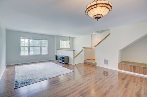 896 Emerald Dr, Pingree Grove IL  60140-9114 exterior