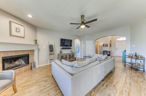 4925 Galley Cir, Fort Worth TX  76135-7016 exterior