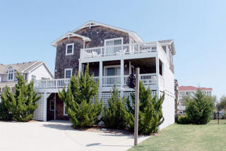 979 Whalehead Dr, Corolla, NC 27927-9668
