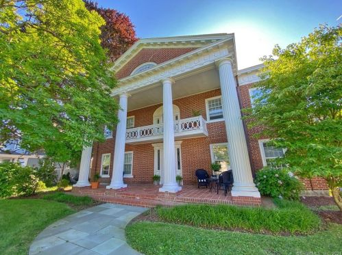 5 Elmcrest Ter, Norwalk CT  06850-3938 exterior