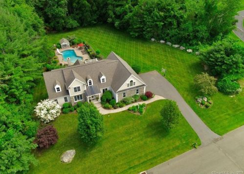 51 Eaglebrook Dr, Somers, CT 06071-1754