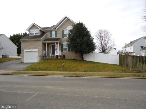 698 Crosswinds Dr, Charles Town, WV 25414-3966